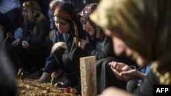سوگواران قربانیان حملات مرگبار آنکارا