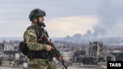 Боец СОБР "Ахмат" в Мариуполе