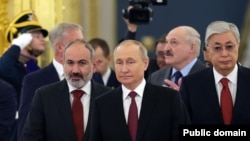 Russia -- Russian President Vladimir Putin and the leaders of other CSTO member states arrive for a summit in Moscow, May 16, 2022.