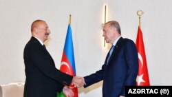 Uzbekistan -- Azerbaijani President Ilham Aliyev meets with Turkish President Recep Tayyip Erdogan in Samarkand, 15Sep2022.