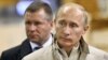 Евгений Зиничев в свою бытность охранником Владимира Путина