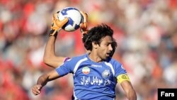 فرهاد مجيدی در بازی مقابل الاهلی دوگل به ثمر رساند