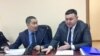 Ерлан Ғазымжанов пен Аманжол Мұхамедияров (оң жақта) cотта отыр. Нұр-Сұлтан, 19 ақпан 2020 жыл.