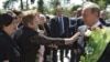 «Если бы он сюда приехал, посидел бы с нами на Брехаловке»