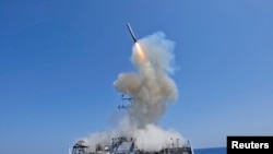 Пуск ракеты Tomahawk с боевого корабля
