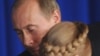 Для Владимира Путина украинские выборы - не чужие