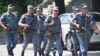 У Ерэване захопнікі будынка паліцыі адпусьцілі яшчэ аднаго закладніка (ЖЫВАЯ ТРАНСЬЛЯЦЫЯ)