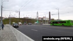 У апошні візыт Лукашэнка аглядаў горад ад ратушы. Яна на далёкім пляне