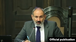 Armenian Prime Minister Nikol Pashinian chairing a government session (archive photo)