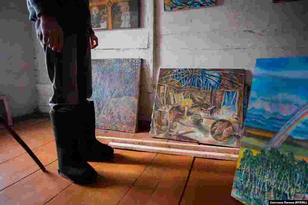 Скоро зима закінчиться, і художник-відлюдник піде в ліс &ndash; жити в курені, такому ж, який зображений на цій його картині, ще далі від людей.