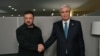 Президенты Казахстана и Украины Касым-Жомарт Токаев и Владимир Зеленский 
