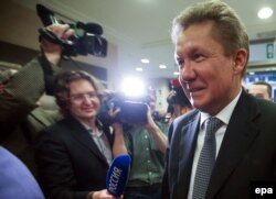 Aleksei Miller sosind la negocierile cu Ucraina in Bruxelles pe 9 iunie.