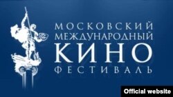 "Аккредитация на фестиваль из простой рутинной процедуры превратилась в борьбу журналистов с охранниками на тридцатиградусной жаре"