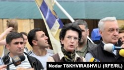 Сегодня вечером на пресс-конференции Нино Бурджанадзе сказала, что ее муж находится в Тбилиси