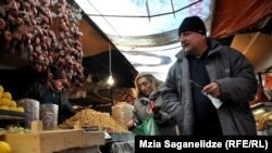 По подсчетам, застолье с традиционными новогодними блюдами обойдется жителям Грузии в 350-400 лари