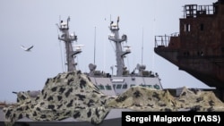 Захваченные Россией украинские корабли в керченском порту, 5 декабря 2018 