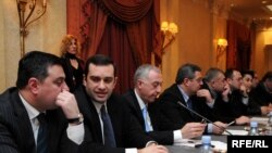 Непарламентская оппозиция подписала сегодня обращение к генеральному секретарю ООН