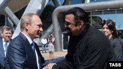 Путин и Сигал во Владивостоке