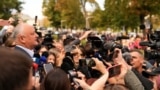 Игорь Додон на акции перед зданием парламента в Кишинёве, 29 сентября 2025 года