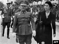 Франсиско Франко с супругой Кармен, 1943