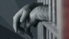 64-летнего пенсионера поместили в камеру СИЗО, где спят по очереди