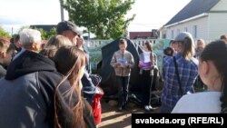 Школьнікі чытаюць вершы Багдановіча