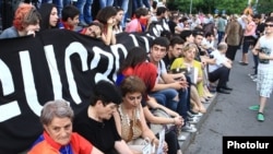 Armenia - A protest sit-in against an energy price increase on Liberty Square, Yerevan, 19 Jun2015.