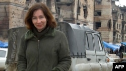 Нохчийчоь -- Адамаш а, дахар а дукха дезаш яра догмайра бакъонашларъярхо Эстемирова Наташа. Соьлж-ГIала, Гезг. 1, 2004
