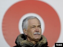 Boris Grîzlov.