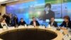 Журналист Ольга Романова, блогер Рустем Адагамов, журналист Леонид Парфенов, режиссер Георгий Васильев и блогер Илья Варламов (слева направо) во время пресс-конференции, посвященной созданию общественной организации «Лига избирателей»