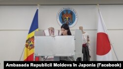 Primul votant al alegerilor parlamentare a fost Ana Teișanu, studentă la Universitatea din Tsukuba, Japonia, 28 septembrie 2025