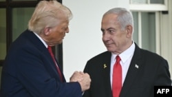 Американскиот претседател Доналд Трамп и израелскиот премиер Бенјамин Нетанјаху по состанокот во Белата куќа, 7 април 2025 година