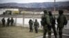 Военные без опознавательных знаков в окрестностях Симферополя