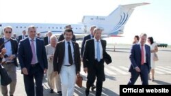 Францускія дэпутаты прыляцелі ў Крым