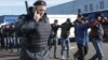 После ужесточения закона о регистрация российская полиция с удвоенной силой начнет проверять квартиры и документы россиян