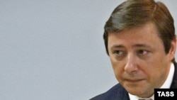 Похоже, сам Александр Хлопонин слегка растерян от столь широких полномочий