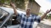 По утверждению правозащитников, осетины не скрывали, что поджоги грузинских домов - их рук дело