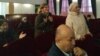 Тұрғындар карантин орталығын ашуға қарсы екенін шенеуніктерге айтып тұр. Ақжайық ауылы, Батыс Қазақстан облысы. 11 наурыз 2020 жыл.